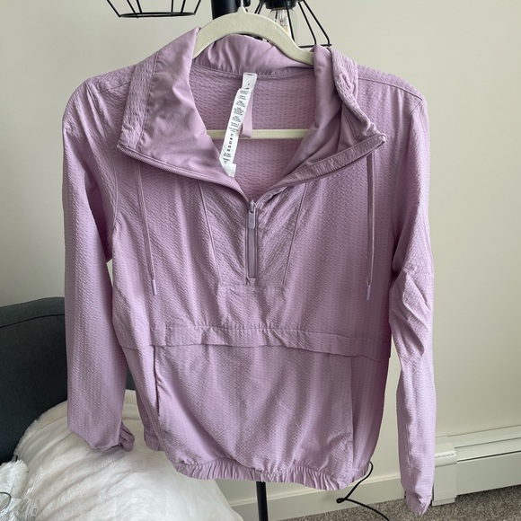 Lululemon Pack Light Pullover *Packable - Picture 3 of 4